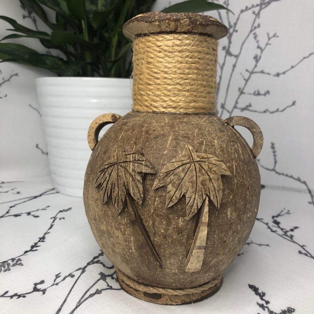 Handcrafted Coconut Vase - Picture 2 of 6